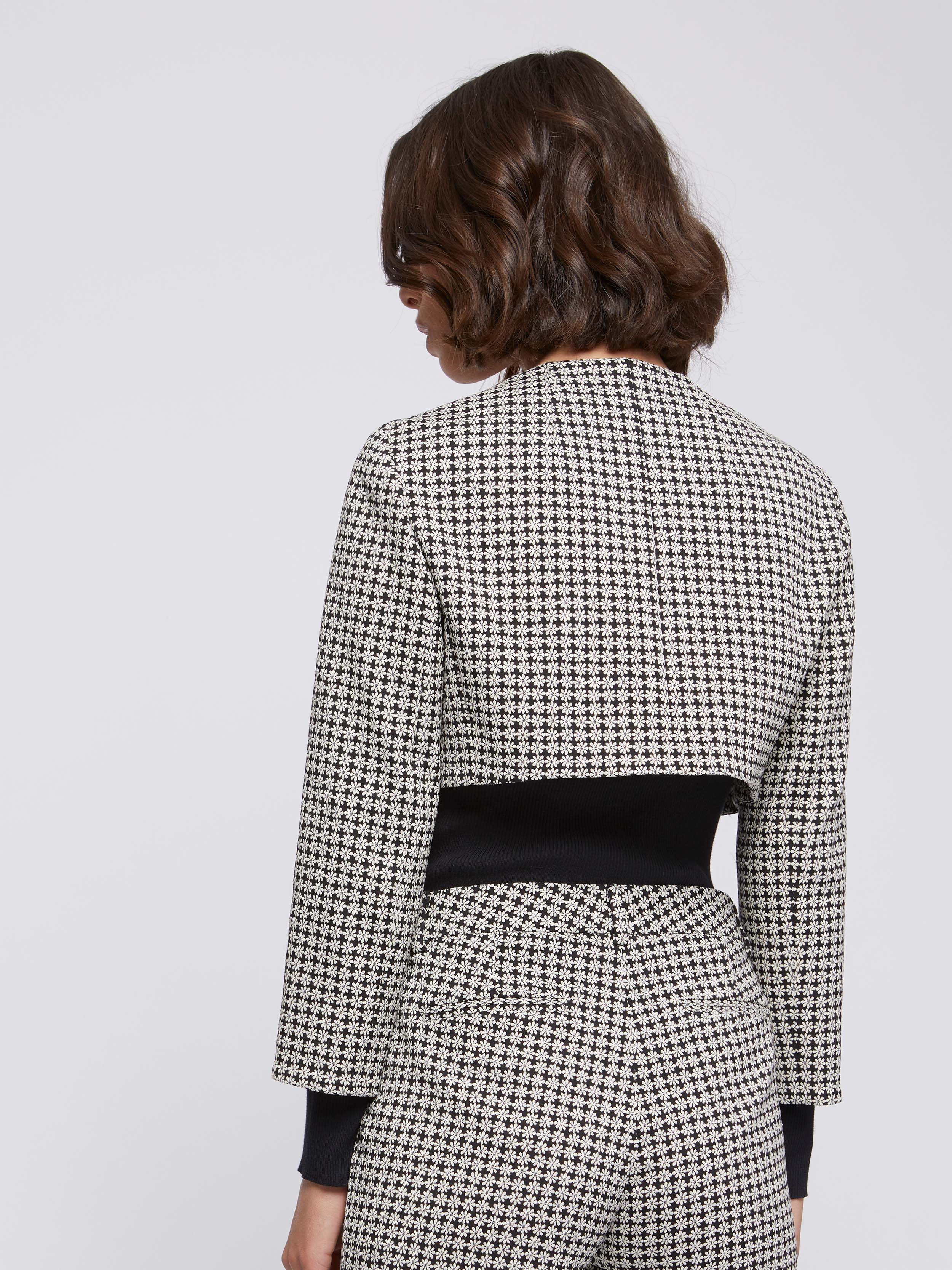 paule ka 21H155V004 9910 4