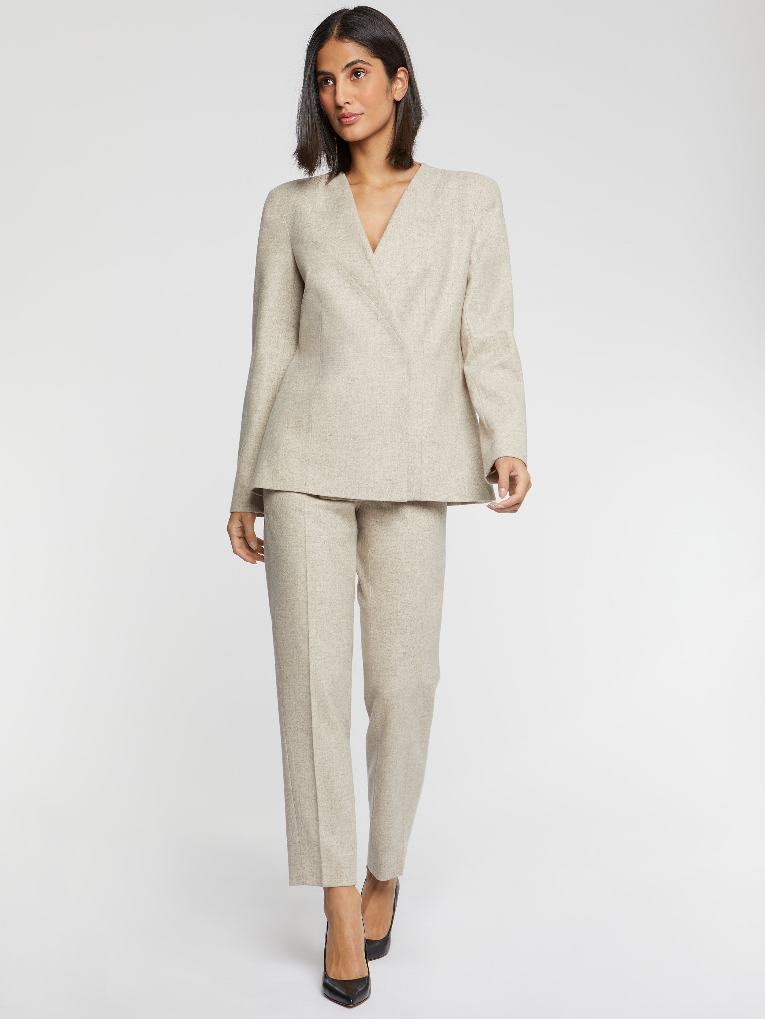 paule ka 22H141V007 320 3