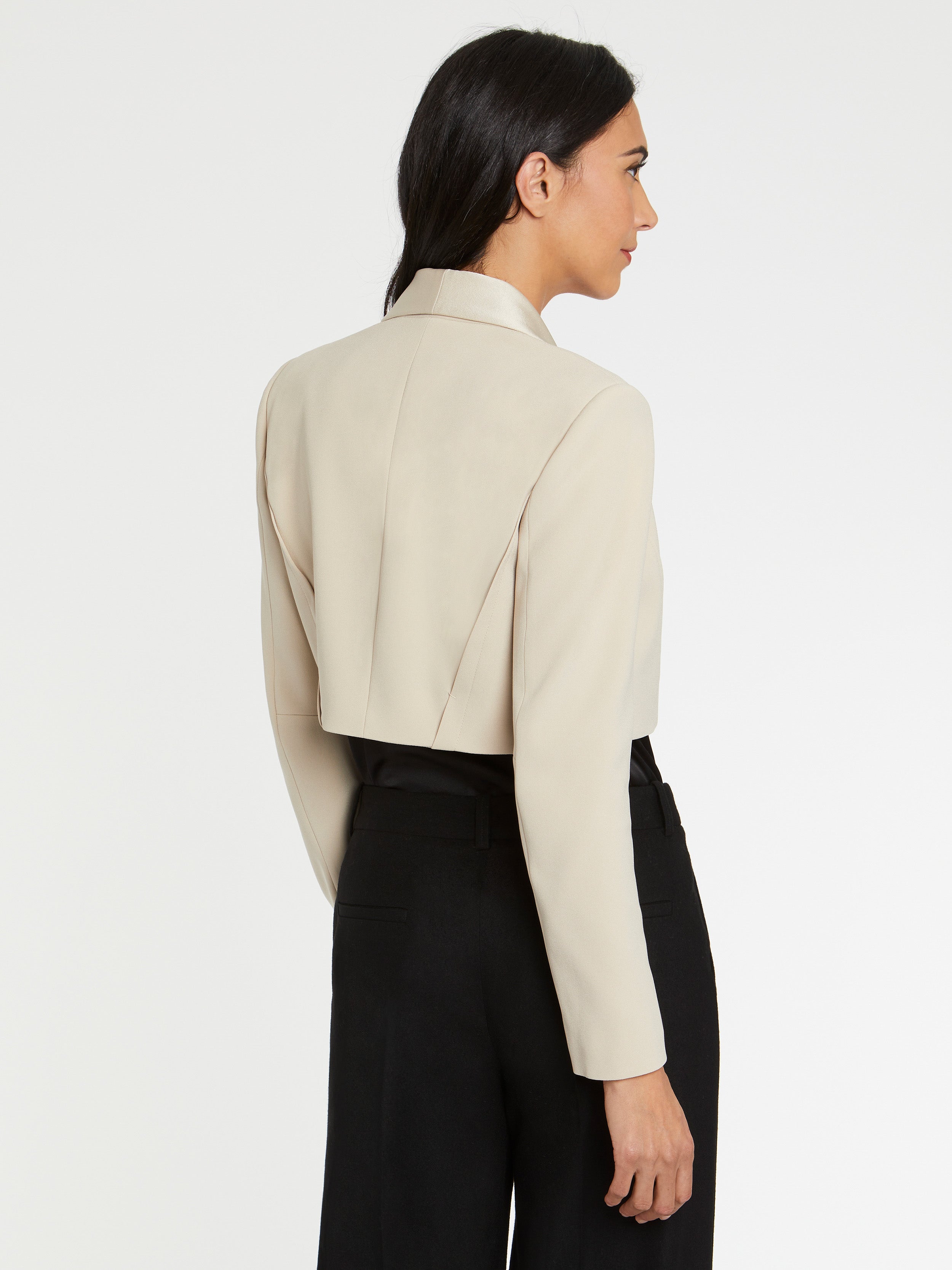 paule ka 22H180V015 320 4