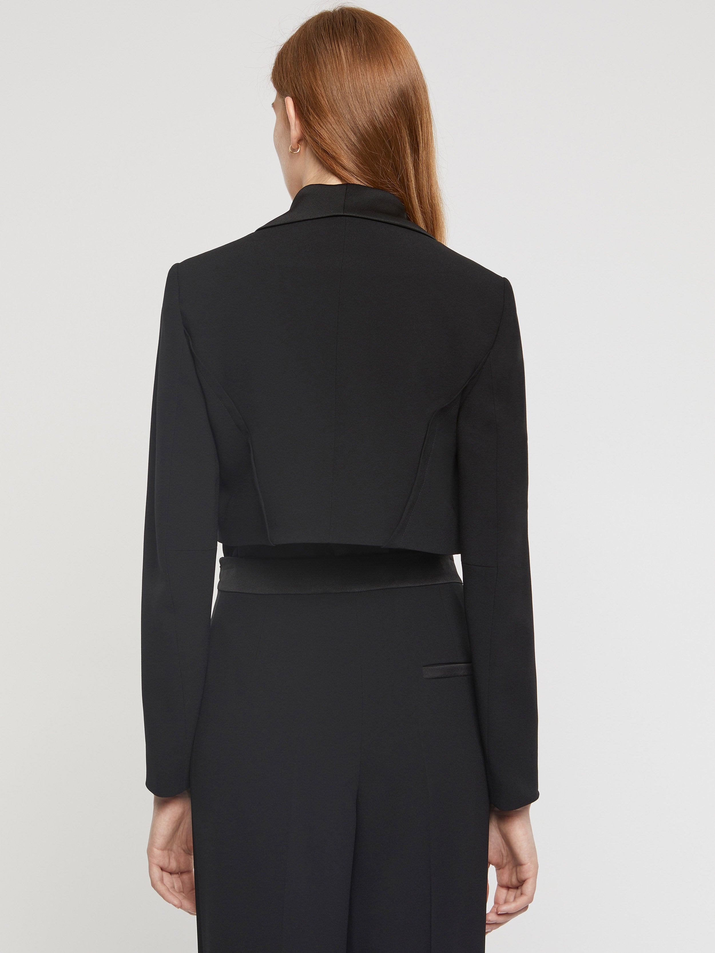 paule ka 22E180V011 999 4