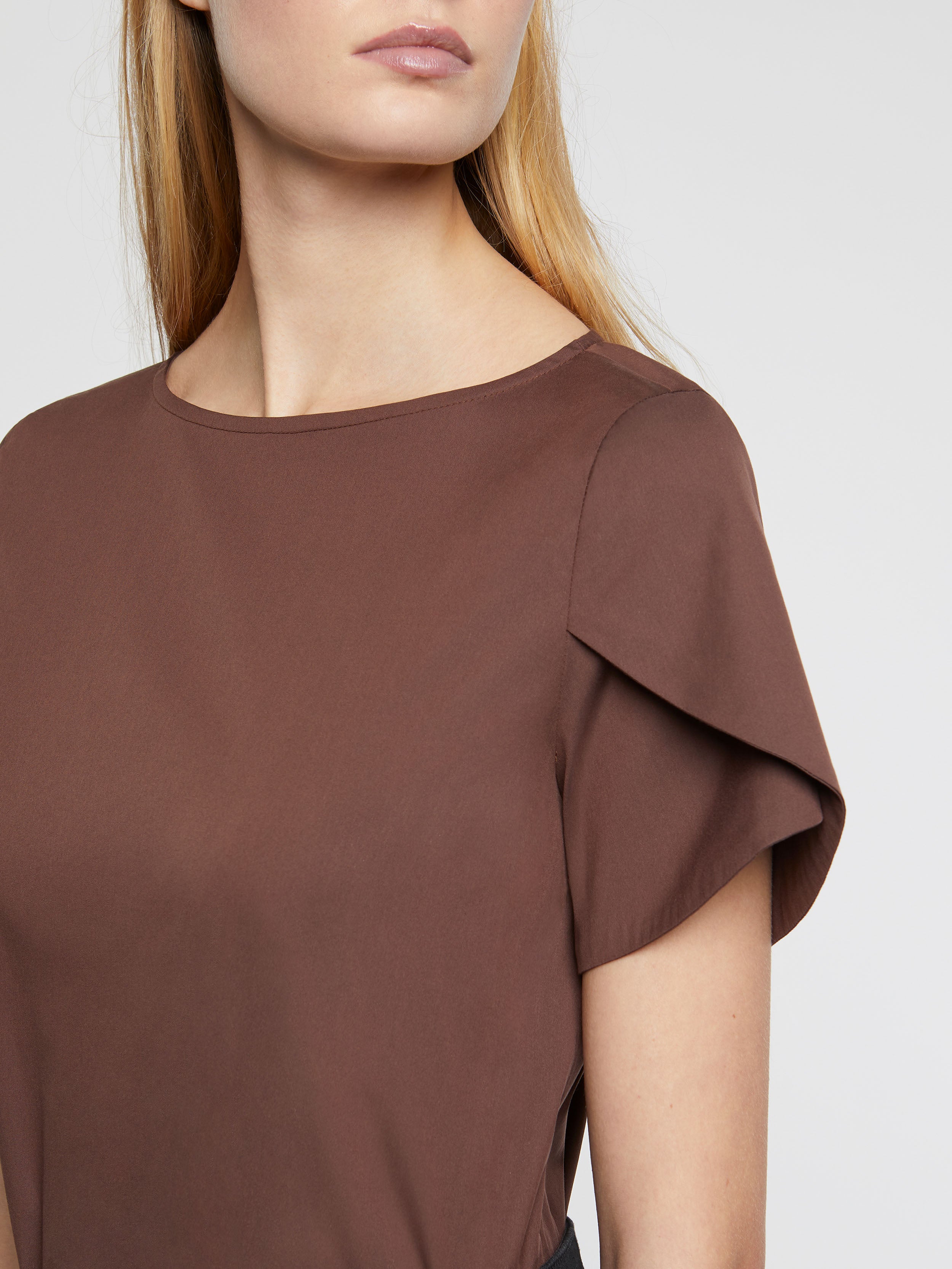 paule ka 22H100H003 393 2