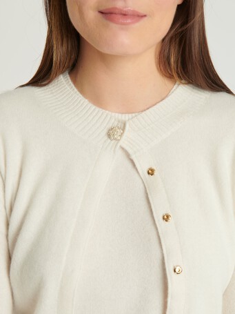 Cardigan en cachemire avec un bouton bijou - Blanc casse