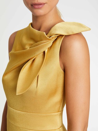 Robe longue à nœud en crêpe envers satin - Ocre