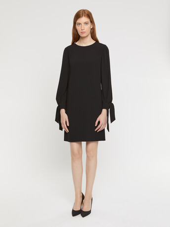 Robe droite à nœuds en crêpe envers satin - Noir