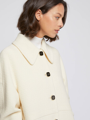Manteau à col Claudine en laine reliéfée - Blanc casse
