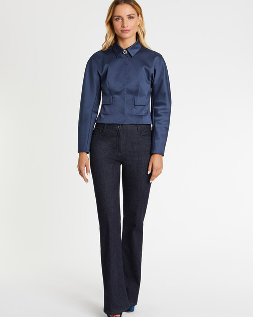Veste courte cintrée en satin