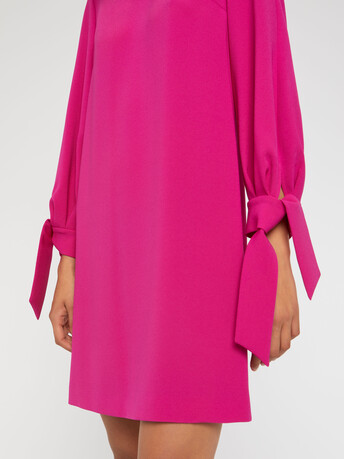 Robe droite à nœuds en crêpe envers satin - Fuchsia