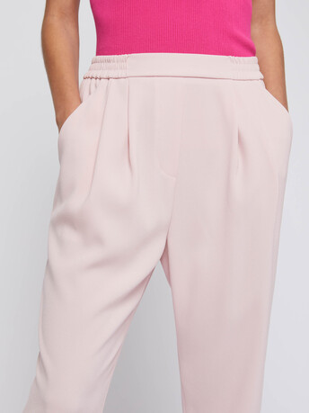 Satin-back crepe straight-leg pants - Poudre