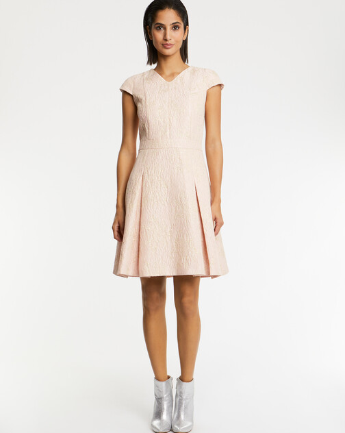 Robe évasée en jacquard reliéfé