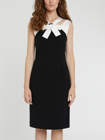 Satin-back crepe shift bow dress - Noir / blanc casse