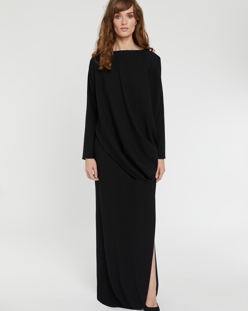 Robe longue drapée en crêpe envers satin