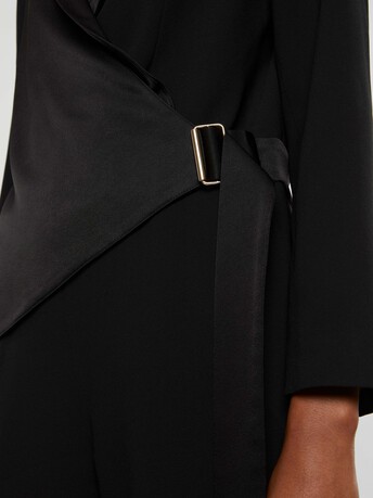 Combinaison cache-cœur en crêpe envers satin - Noir