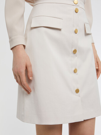 Mini-jupe boutonnée en satin de coton stretch - Ivoire