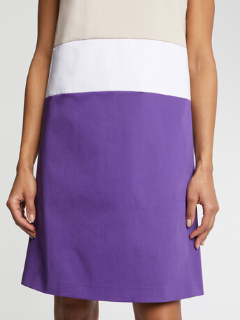 Robe courte trapèze tricolore en gabardine de coton - Mastic / cassis