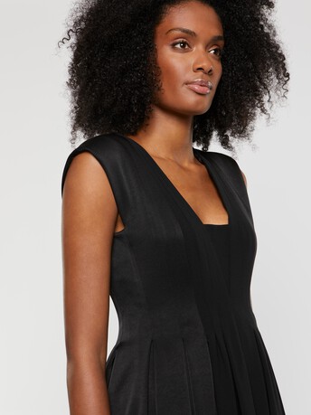 Robe midi volumineuse en crêpe - Noir