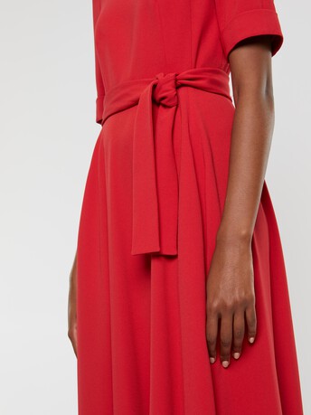 Robe midi ceinturée en crêpe envers satin - Vermillon