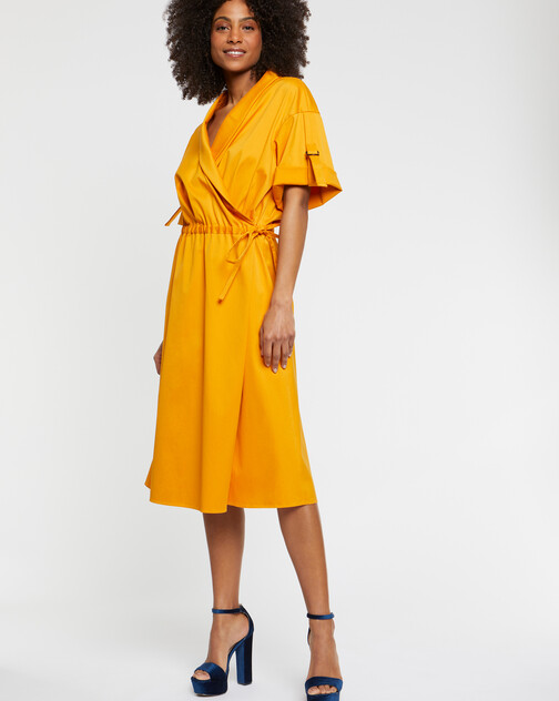 Robe mi-longue croisée en satin de coton