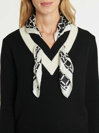 Pull en mérinos avec foulard amovible - Noir / blanc casse