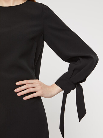 Straight cut satin-back crepe dress with bows - Noir
