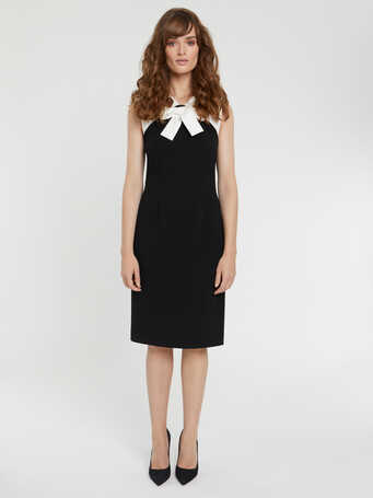 Satin-back crepe shift bow dress - Noir / blanc casse