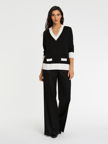 Merino-wool V-neck sweater - Noir / blanc casse