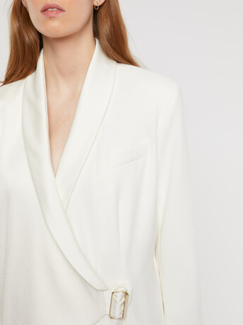 Robe tailleur cache-cœur en crêpe envers satin - Blanc casse