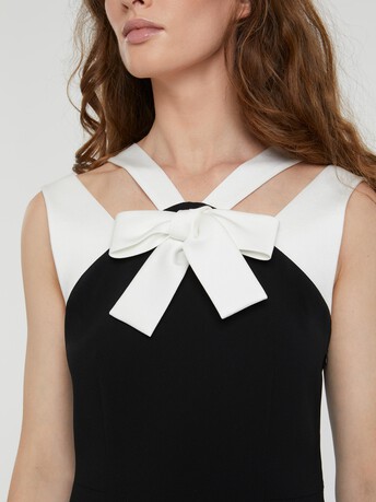 Robe droite à nœud en crêpe envers satin - Noir / blanc casse