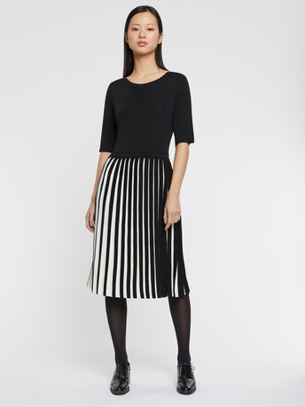Robe midi plissé en viscose - Noir / blanc casse