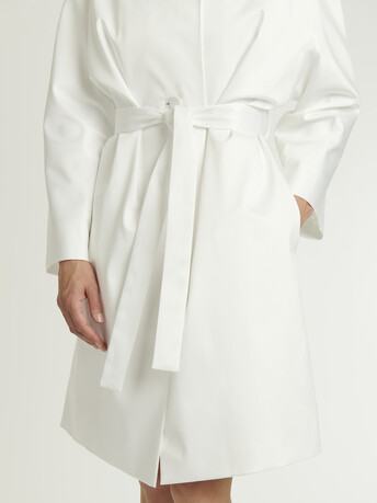 MANTEAU EN SATIN DUCHESSE - Blanc casse