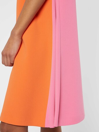 Robe courte bicolore en tissu crêpe - Bubble gum / mandarine