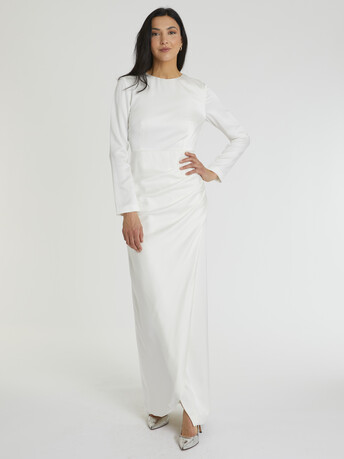 Robe longue en crêpe envers satin - Blanc casse