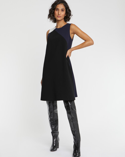 Robe courte bicolore en tissu crêpe
