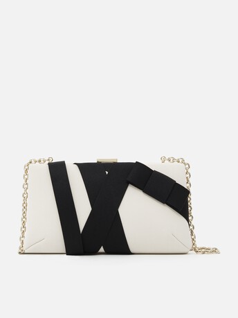 Satin-back crepe clutch - Coquille / noir