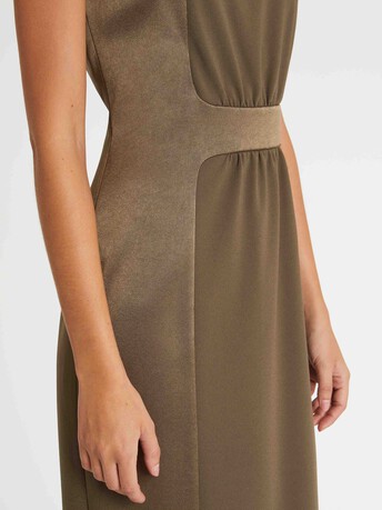 Robe courte coupe droite en tissu crêpe - Kaki
