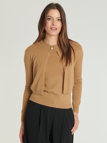 Cardigan en cachemire avec un bouton bijou - Caramel