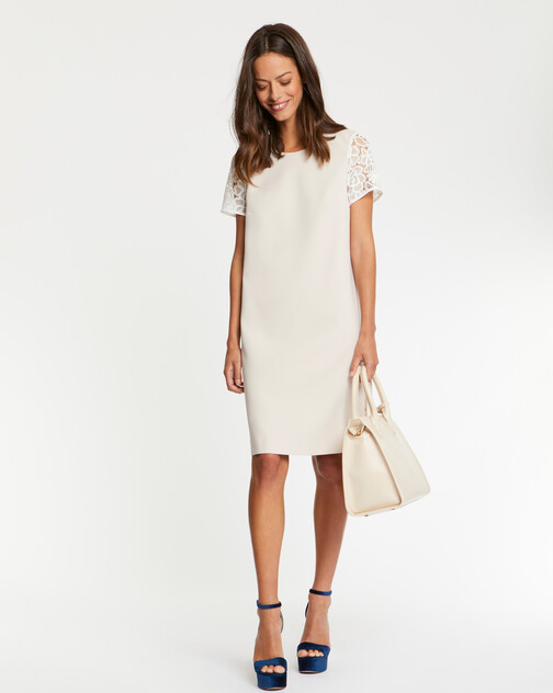 Robe courte à guipure